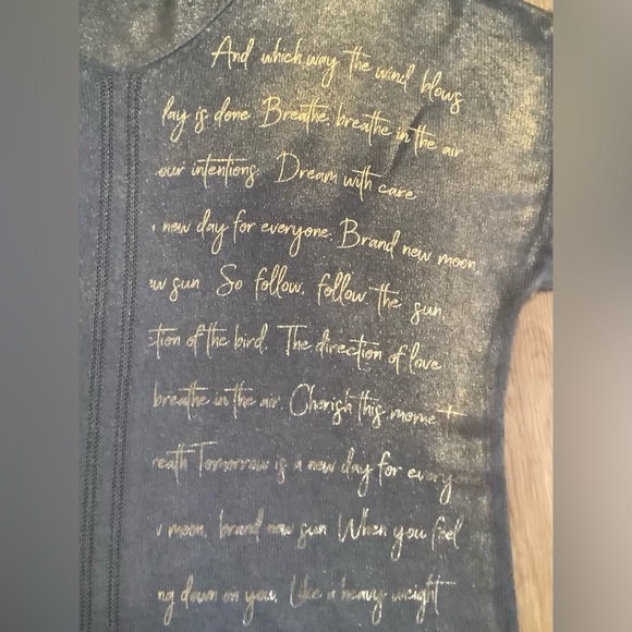 Gray v-neck sweater beautiful lightweight gold text high low hem - Picture 1 of 6